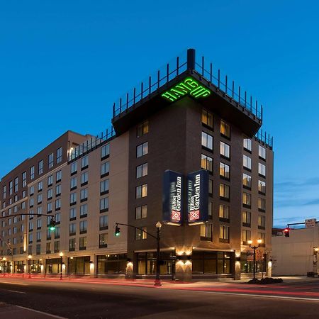 Hilton Garden Inn Louisville Downtown Exteriör bild