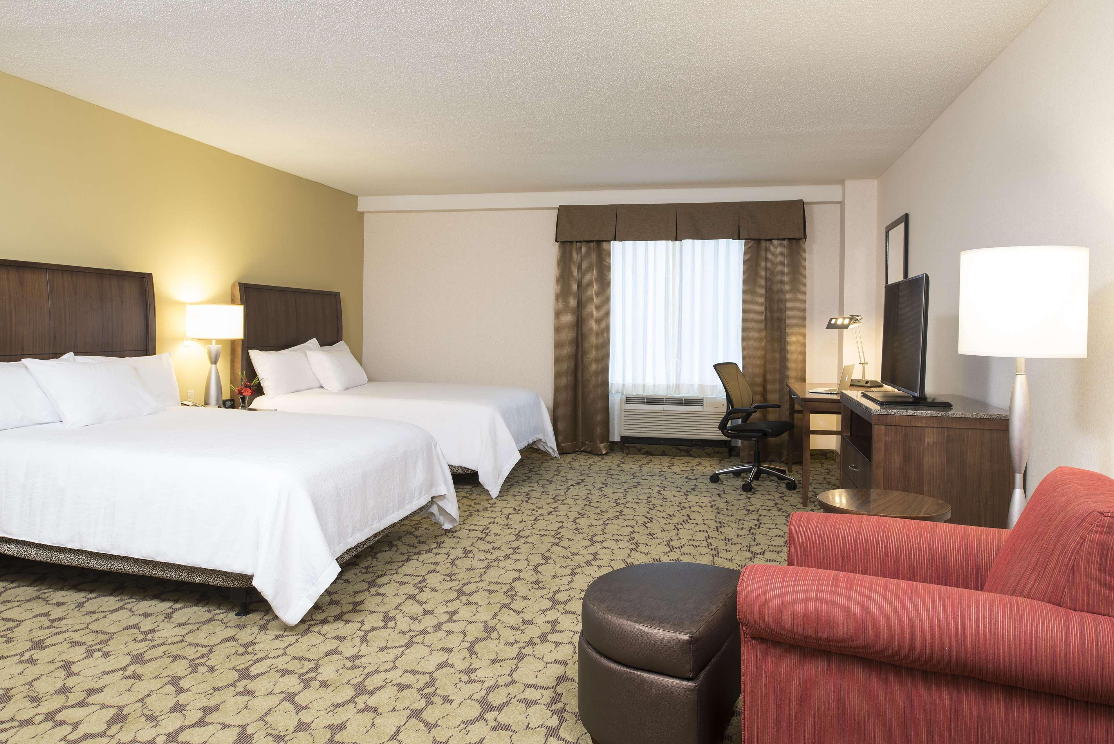 Hilton Garden Inn Louisville Downtown Exteriör bild