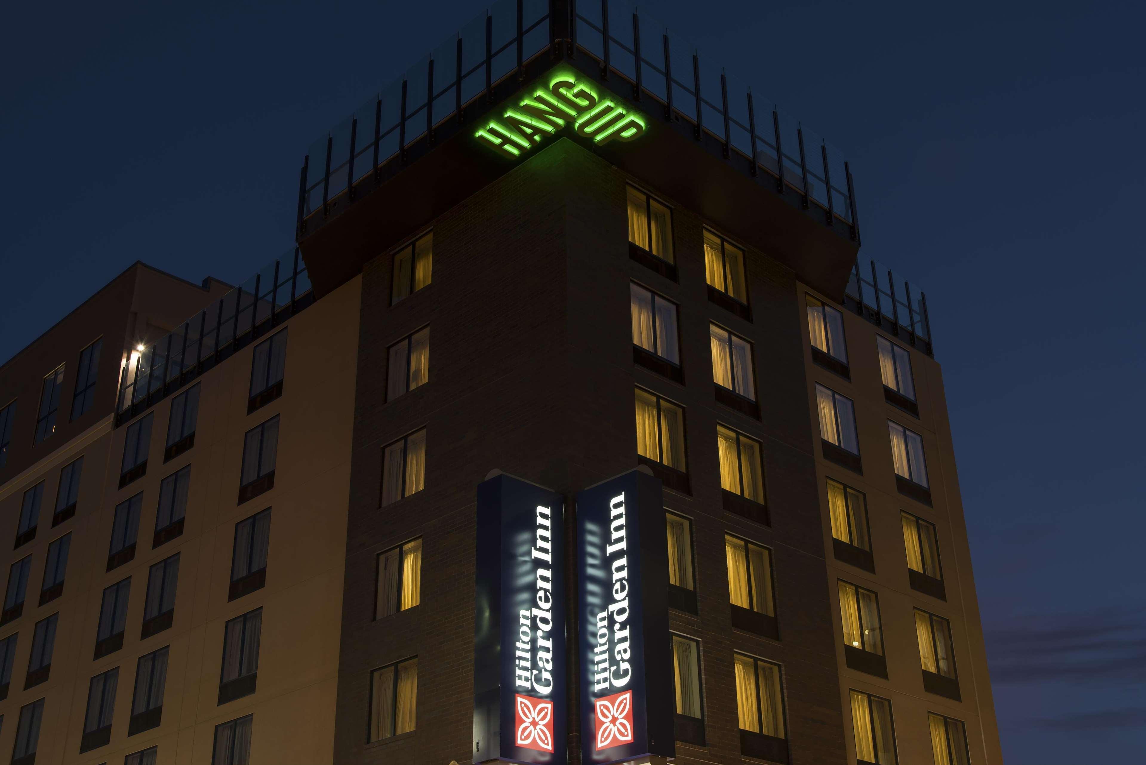 Hilton Garden Inn Louisville Downtown Exteriör bild