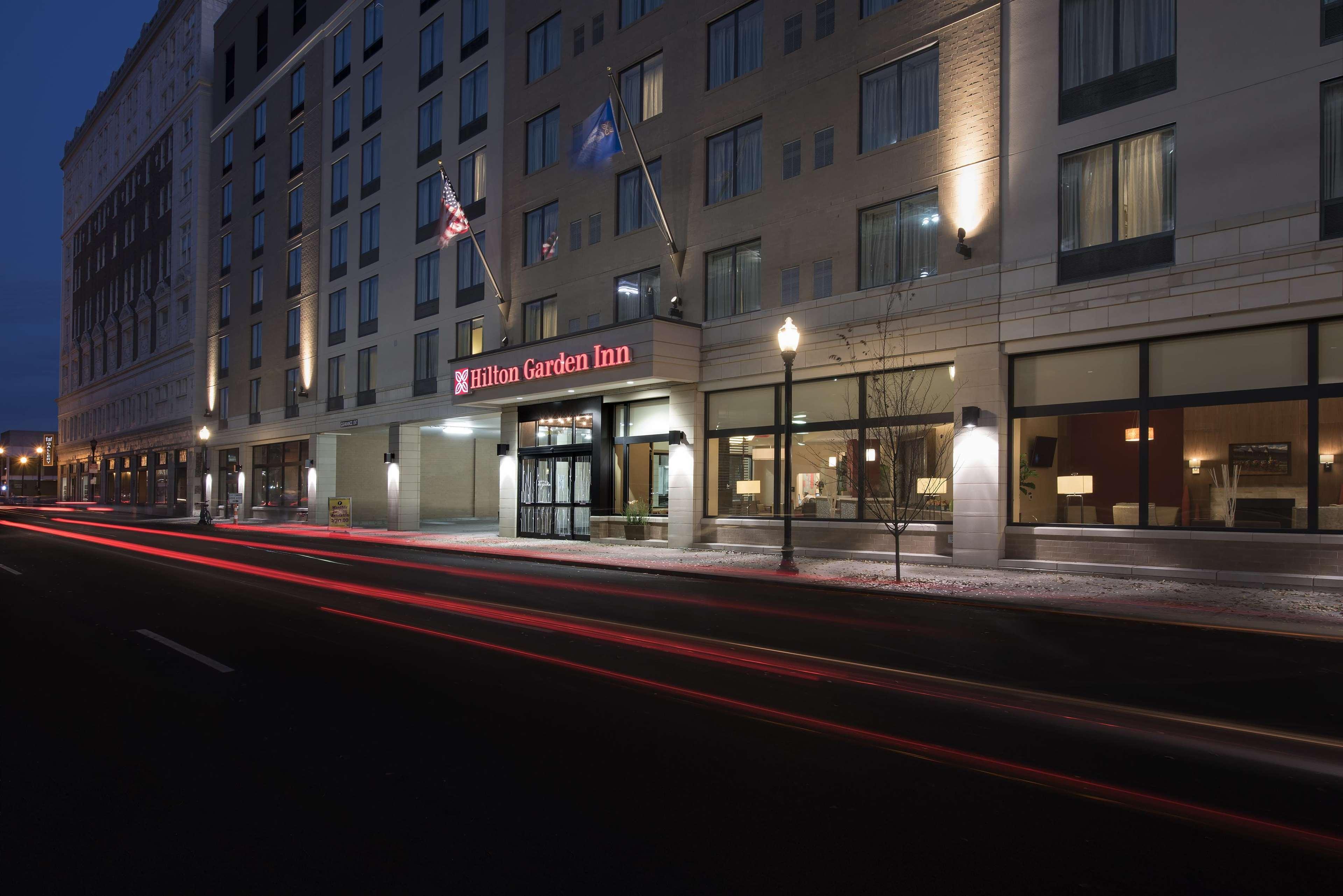 Hilton Garden Inn Louisville Downtown Exteriör bild