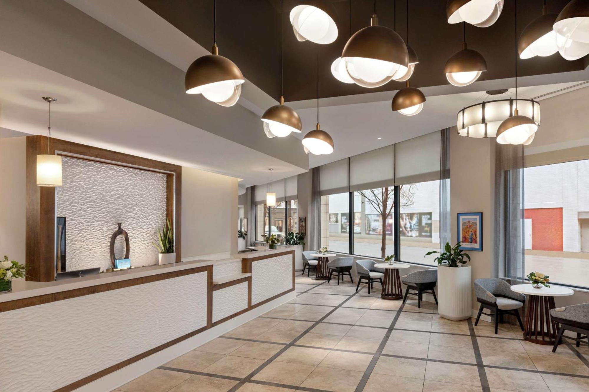 Hilton Garden Inn Louisville Downtown Exteriör bild
