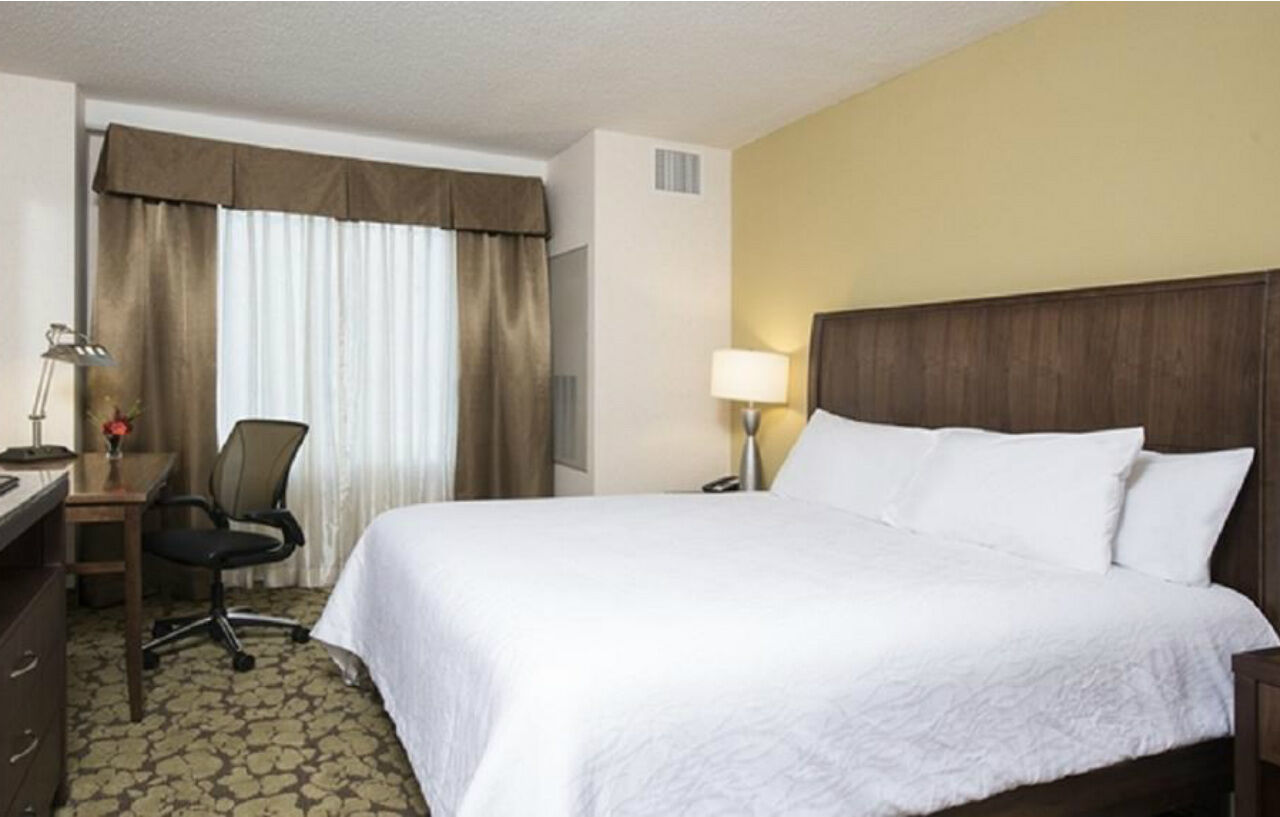 Hilton Garden Inn Louisville Downtown Exteriör bild